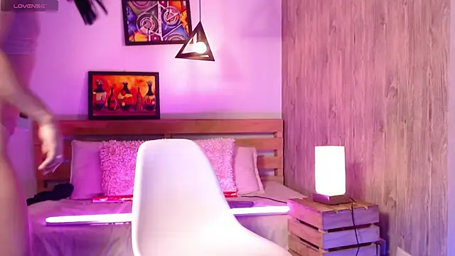 Snapshot of LittleButterfly19 chatting on December 2024 12:23:01 AM LittleButterfly19 online show from December 2024 12:23:01 AM