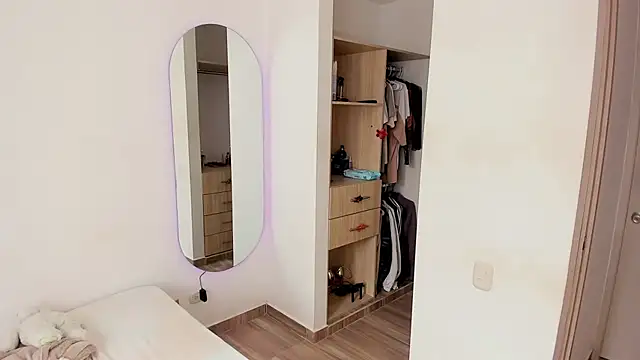 rose scottt online show from November 2025 05:12:01 PM