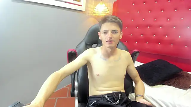 Snapshot of tossetrech chatting on March 2025 09:23:02 AM tossetrech online show from March 2025 09:23:02 AM