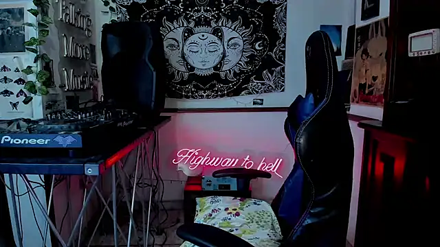 Snapshot of Demongirl6666 chatting on January 2025 05:05:02 AM Demongirl6666 online show from January 2025 05:05:02 AM