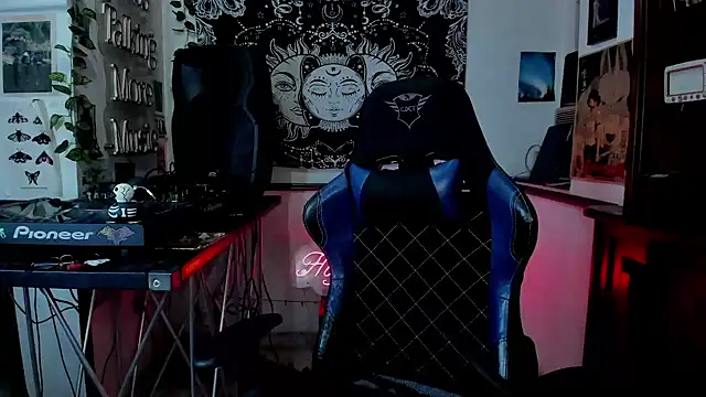 Snapshot of Demongirl6666 chatting on January 2025 03:23:02 AM Demongirl6666 online show from January 2025 03:23:02 AM
