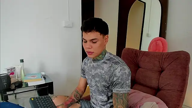 Jordyrodriiguez online show from October 2025 07:47:02 PM