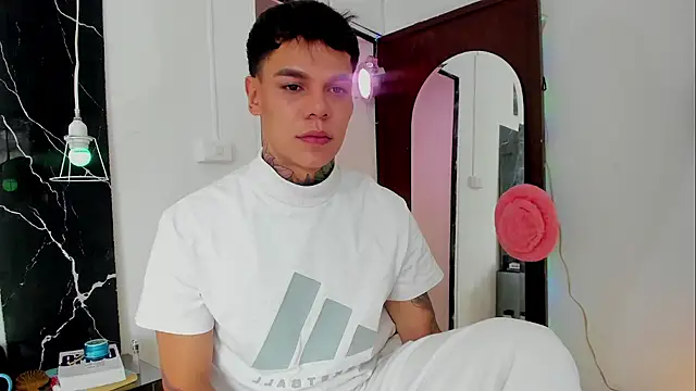 Jordyrodriiguez online show from November 2025 08:33:02 PM