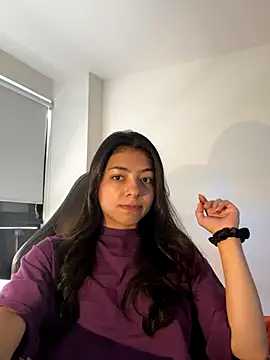 Liissa cute  online show from November 2025 05:48:01 PM