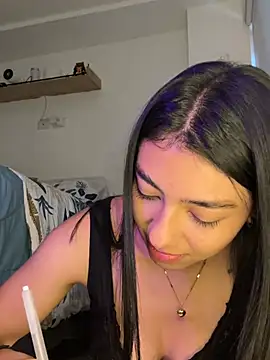 Liissa cute  online show from May 2026 04:04:02 PM