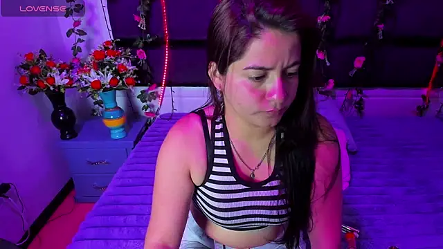 Snapshot of MariaClay chatting on March 2026 10:32:01 AM MariaClay online show from March 2026 10:32:01 AM