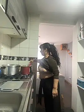 Snapshot of Sweeetness_Milf chatting on September 2025 05:06:01 PM Sweeetness Milf online show from September 2025 05:06:01 PM