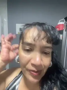 Snapshot of Sweeetness_Milf chatting on October 2025 10:52:01 PM Sweeetness Milf online show from October 2025 10:52:01 PM