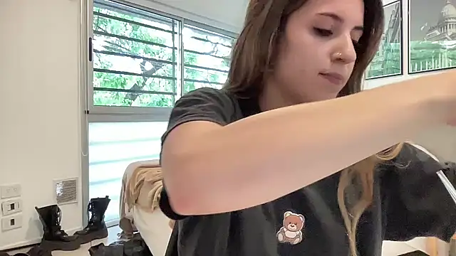 Lolykush online show from October 2025 06:23:01 PM