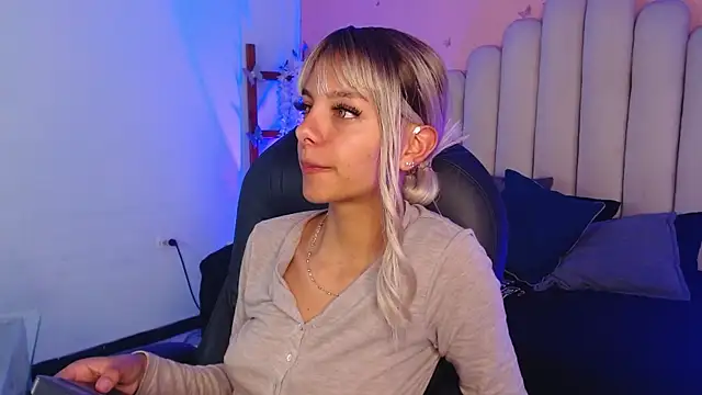 peyton golden1 online show from October 2025 03:38:01 AM