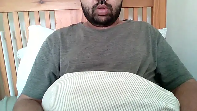 Snapshot of whoreboi98 chatting on April 2026 09:19:01 AM whoreboi98 online show from April 2026 09:19:01 AM