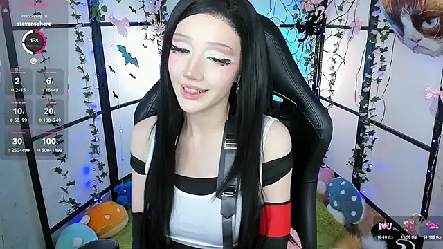 Snapshot of LilithLin chatting on October 2025 12:18:01 AM LilithLin online show from October 2025 12:18:01 AM