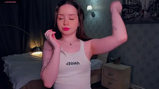 Snapshot of RenetTolken chatting on November 2025 09:46:01 AM RenetTolken online show from November 2025 09:46:01 AM