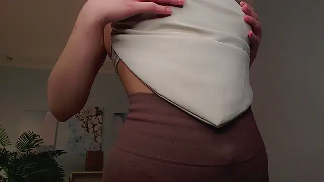 Snapshot of cosmosbaby chatting on September 2025 02:42:01 PM cosmosbaby online show from September 2025 02:42:01 PM