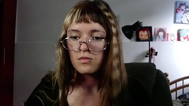 NEXT DOOR GIRL  online show from September 2025 10:12:02 PM