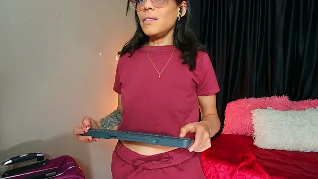 AvaLusty online show from February 2026 05:06:02 PM