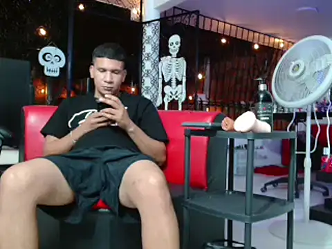 Snapshot of damiam_fiery chatting on November 2025 03:51:01 AM damiam fiery online show from November 2025 03:51:01 AM