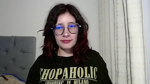 Snapshot of mariana124- chatting on January 2025 09:25:01 PM mariana124- online show from January 2025 09:25:01 PM