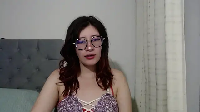 Snapshot of mariana124- chatting on January 2025 02:39:01 PM mariana124- online show from January 2025 02:39:01 PM