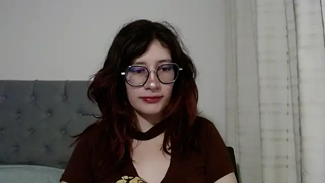 Snapshot of mariana124- chatting on February 2025 10:34:02 PM mariana124- online show from February 2025 10:34:02 PM