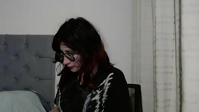 Snapshot of mariana124- chatting on February 2025 08:14:02 PM mariana124- online show from February 2025 08:14:02 PM