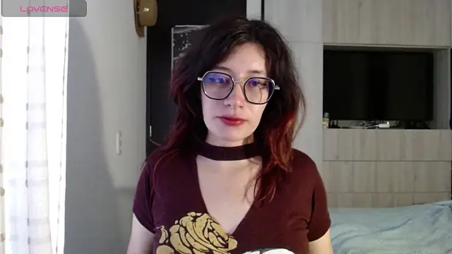 Snapshot of mariana124- chatting on February 2025 12:40:01 PM mariana124- online show from February 2025 12:40:01 PM