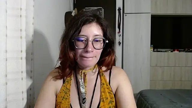 Snapshot of mariana124- chatting on March 2025 12:37:02 AM mariana124- online show from March 2025 12:37:02 AM