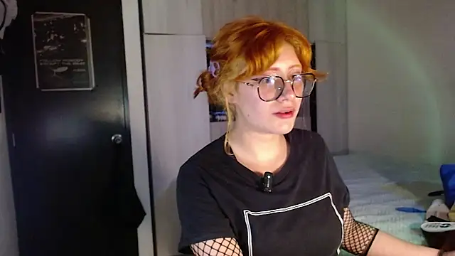 mariana124- online show from December 2025 01:11:02 AM