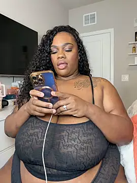 Mari Melons online show from November 2025 01:26:02 AM