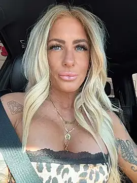 blondiluvsanal online show from February 2026 06:22:02 PM