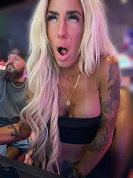 blondiluvsanal online show from June 2026 03:50:02 AM