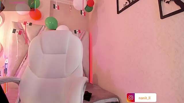Punkys  online show from June 2026 09:17:01 PM