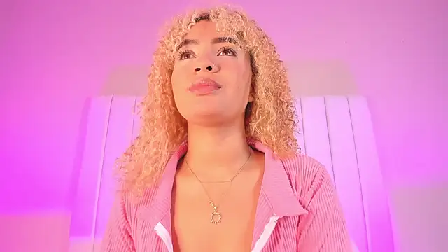 Snapshot of julieta_flower chatting on January 2025 02:29:02 PM julieta flower online show from January 2025 02:29:02 PM