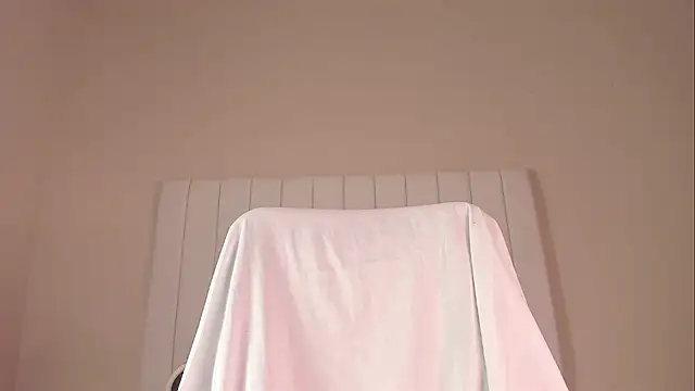 Snapshot of julieta_flower chatting on October 2025 12:14:02 PM julieta flower online show from October 2025 12:14:02 PM