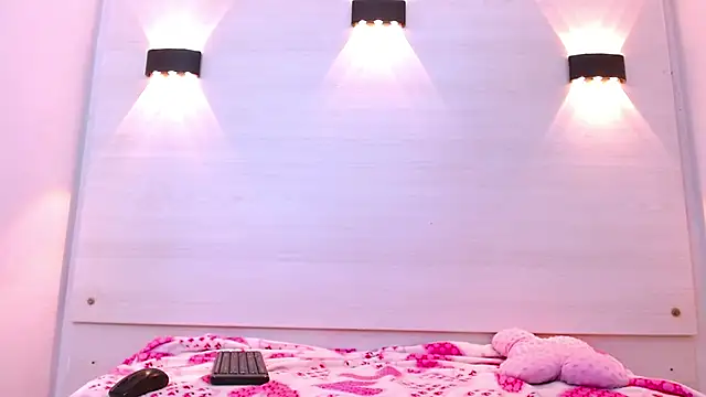 AndreaGil  online show from November 2025 12:05:02 PM