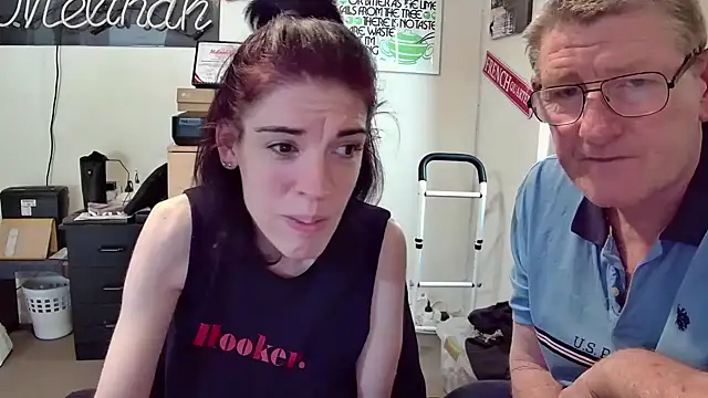 Snapshot of MelinahViking chatting on November 2025 04:00:02 AM MelinahViking online show from November 2025 04:00:02 AM