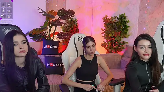 Snapshot of Gabriella054 chatting on December 2024 02:33:01 PM Gabriella054 online show from December 2024 02:33:01 PM