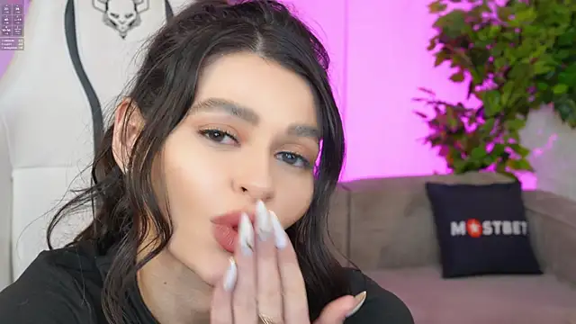 Snapshot of Gabriella054 chatting on December 2024 06:44:01 AM Gabriella054 online show from December 2024 06:44:01 AM