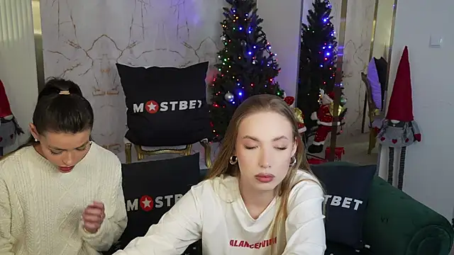 Snapshot of Gabriella054 chatting on January 2025 11:44:02 PM Gabriella054 online show from January 2025 11:44:02 PM