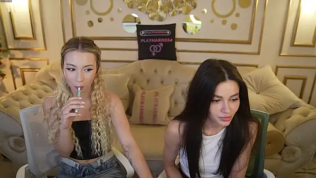 Snapshot of Gabriella054 chatting on April 2026 03:01:01 PM Gabriella054 online show from April 2026 03:01:01 PM