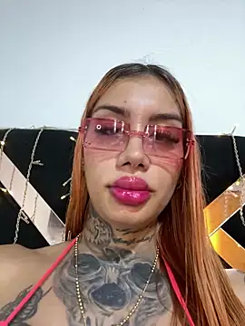 Zaratattoox online show from November 2025 03:35:01 PM