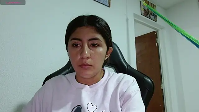 Snapshot of danna_peterson1 chatting on April 2026 11:40:02 PM danna peterson1 online show from April 2026 11:40:02 PM
