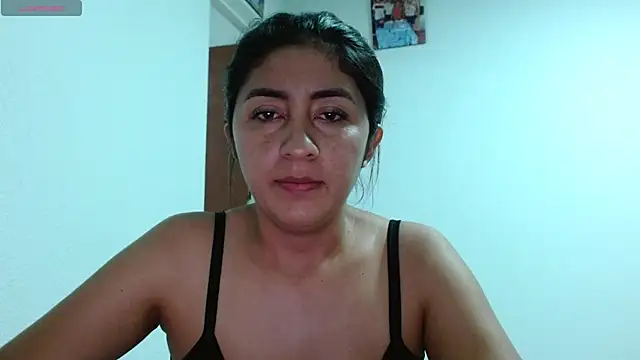 Snapshot of danna_peterson1 chatting on April 2026 01:30:02 AM danna peterson1 online show from April 2026 01:30:02 AM