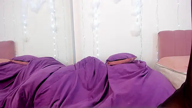 Snapshot of DashaFoxxx chatting on November 2025 01:44:02 PM DashaFoxxx online show from November 2025 01:44:02 PM