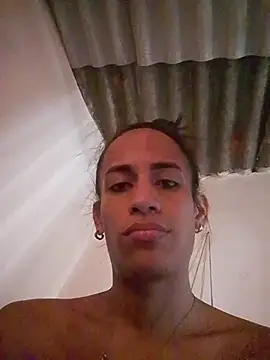 Snapshot of AlexaWarner chatting on November 2025 04:07:02 PM AlexaWarner online show from November 2025 04:07:02 PM