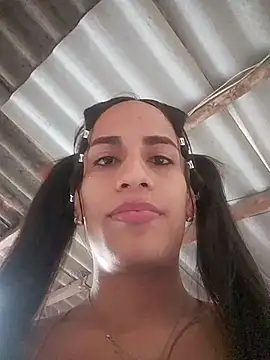 Snapshot of AlexaWarner chatting on November 2025 04:07:02 PM AlexaWarner online show from November 2025 04:07:02 PM