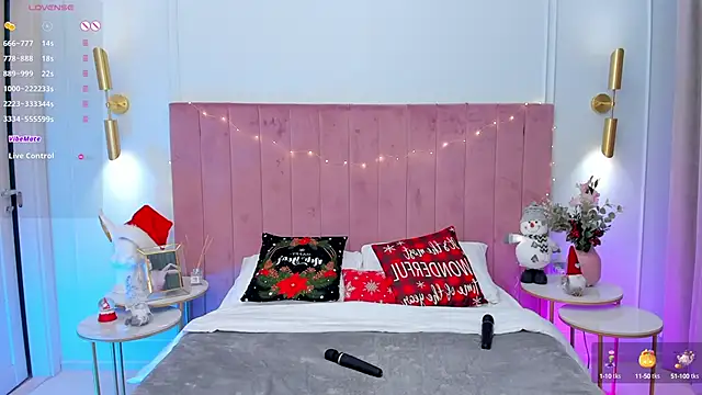 Snapshot of MilaVoxx chatting on December 2024 09:57:01 AM MilaVoxx online show from December 2024 09:57:01 AM