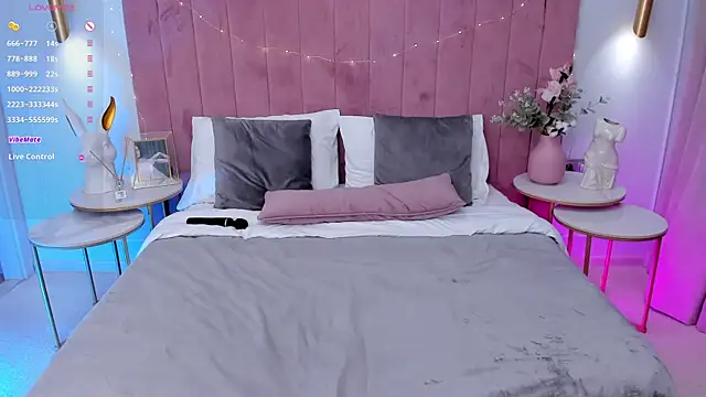 Snapshot of MilaVoxx chatting on March 2025 11:51:02 AM MilaVoxx online show from March 2025 11:51:02 AM