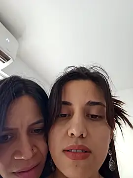 Snapshot of SaraLatinayPrimiciax chatting on January 2025 06:44:01 PM SaraLatinayPrimiciax online show from January 2025 06:44:01 PM