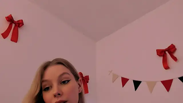 MiaDavis21 online show from December 2024 08:14:02 PM